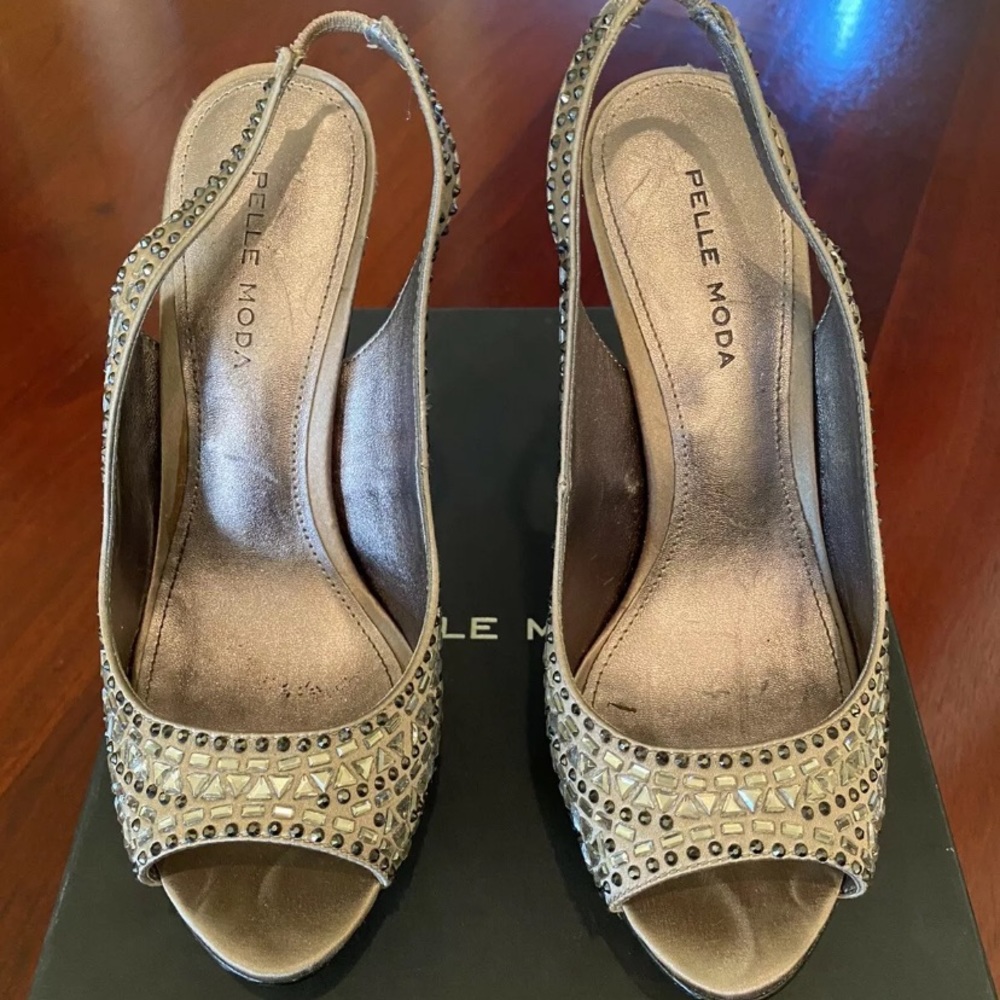 Pelle moda silver embellished heels size 8